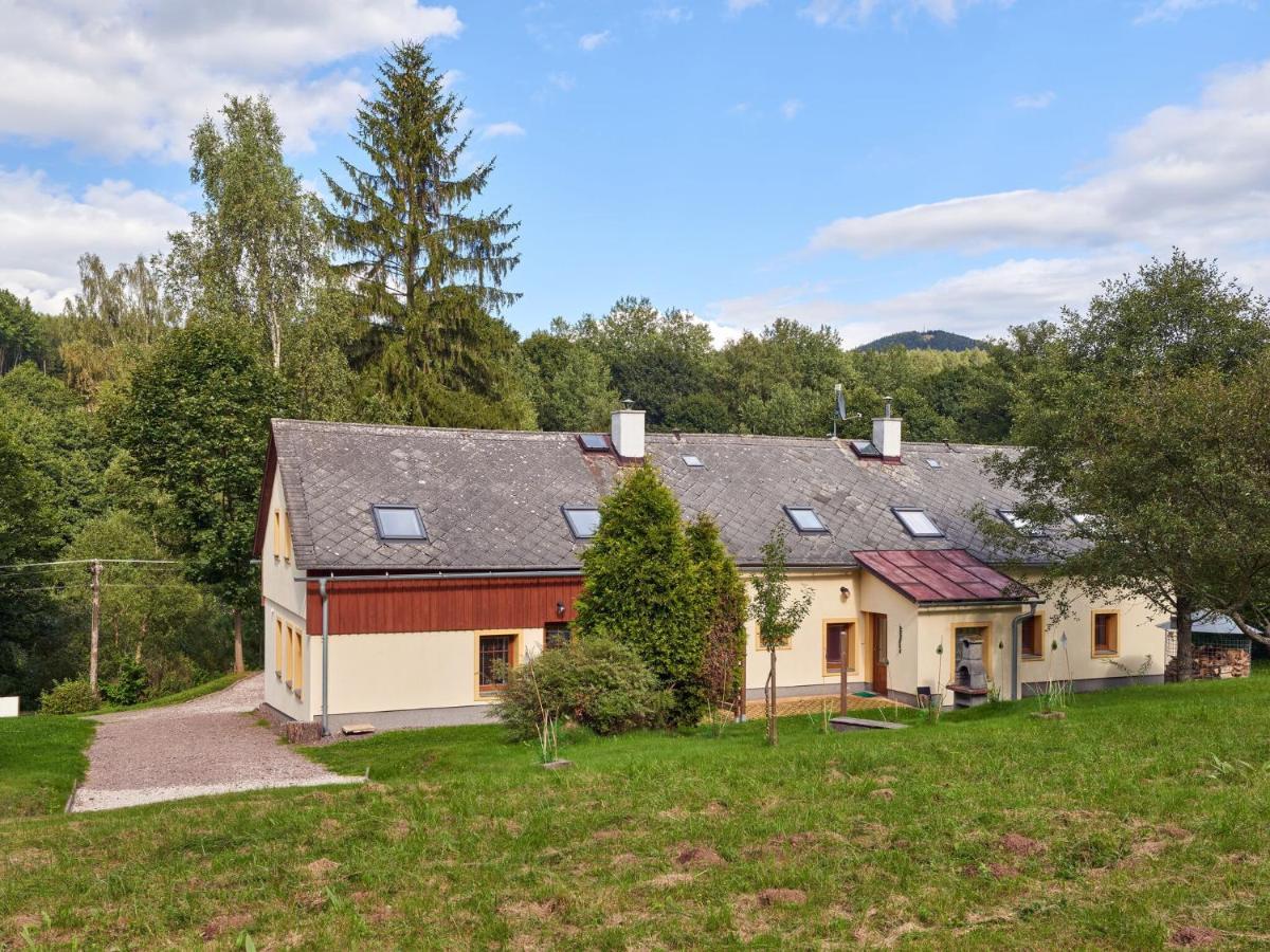 Holiday Home In Lampertice With Swimming Pool Exterior photo